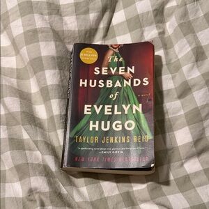 The Seven Husbands of Evelyn Hugo Book